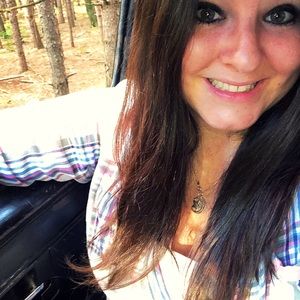 Meet your Posher, Stephanie